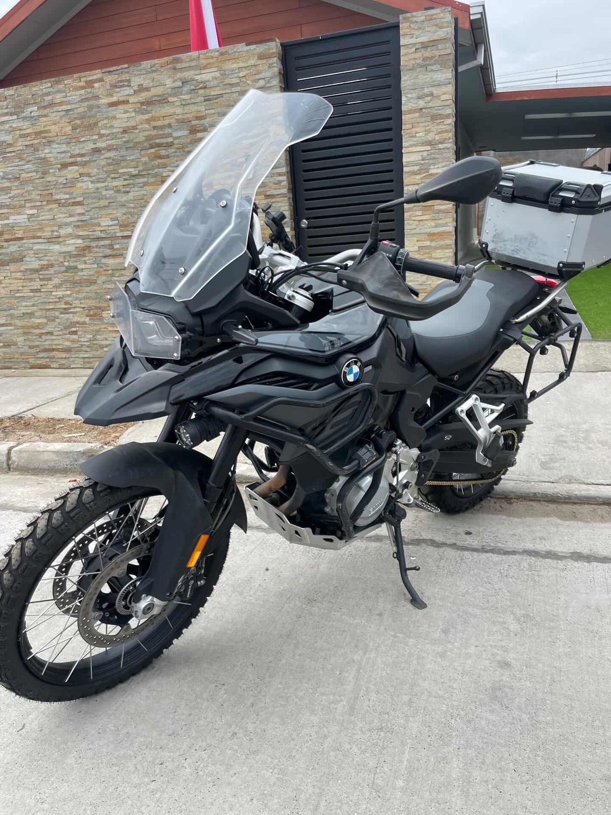 BMW F850 - imagen 1